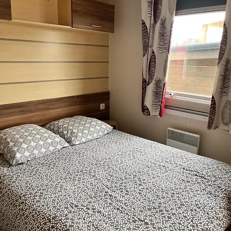 Mobilhome Spacieux * La Pironniere